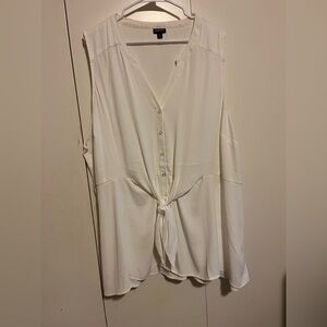 Tie front Torrid size 4 sleeveless blouse